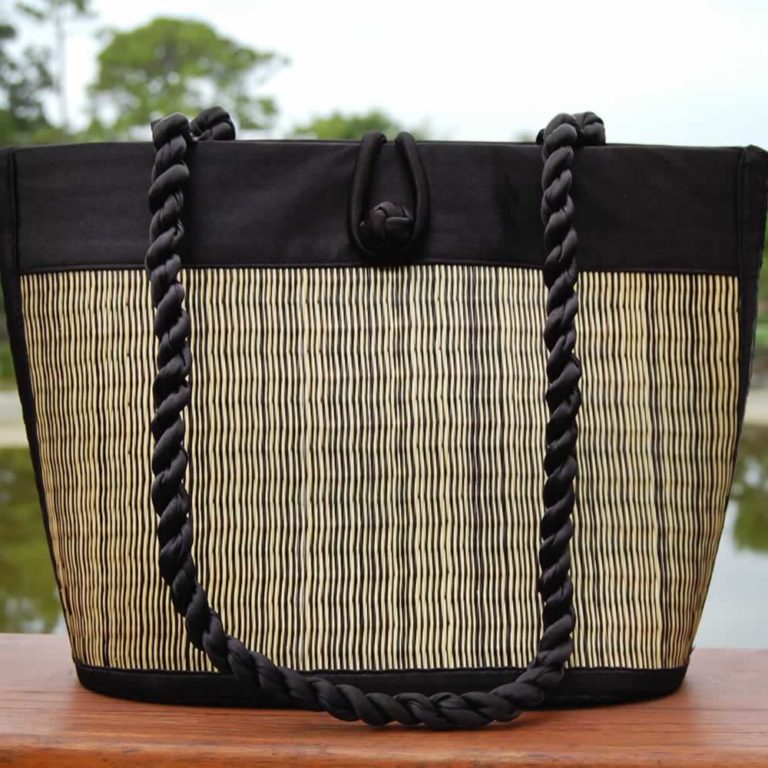 acc_purse_dabby_blckNatVar_sq4.jpg