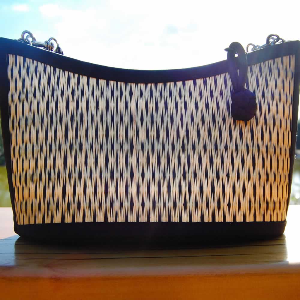 acc_purse_kimTatami_LtNatBlckAccent_sq2.jpg