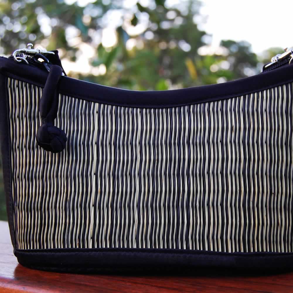 acc_purse_kimTatami_blckNatVar_sq4.jpg