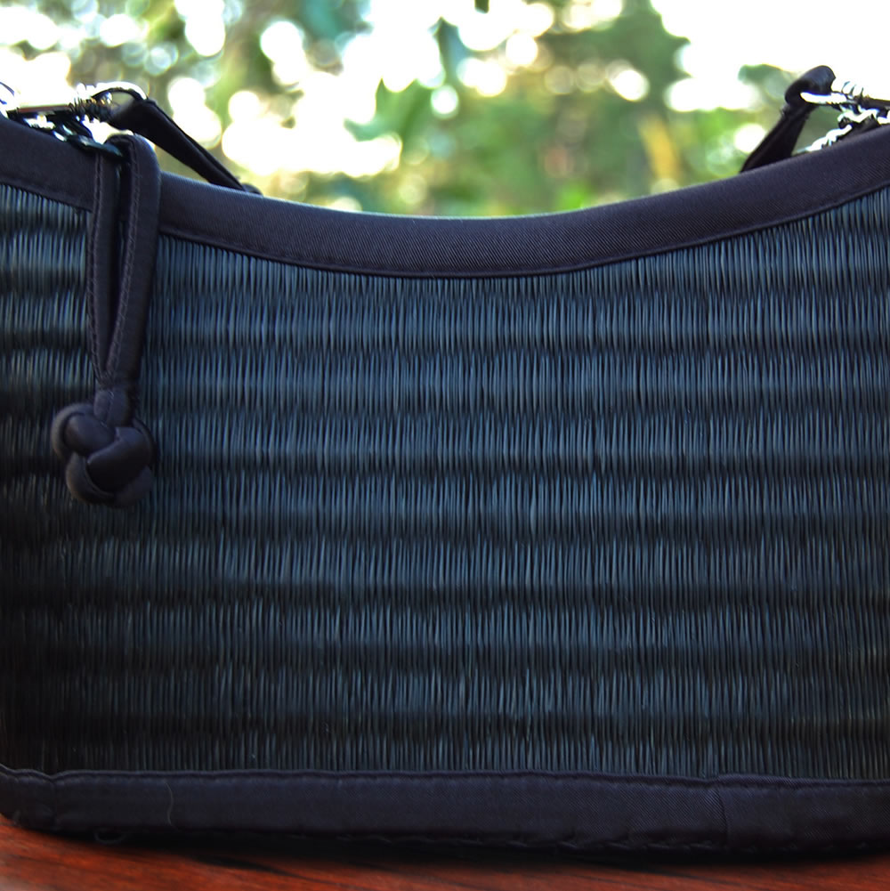 acc_purse_kimTatami_solidBlck_sq6.jpg